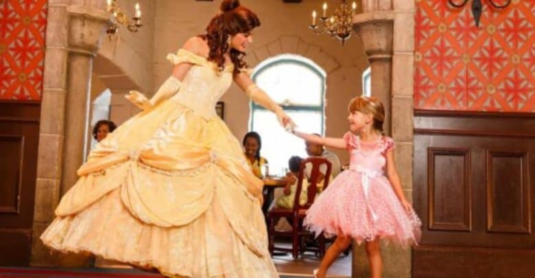 Belle and a little girl.
