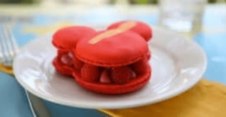 Jolly Holiday Raspberry Macaron