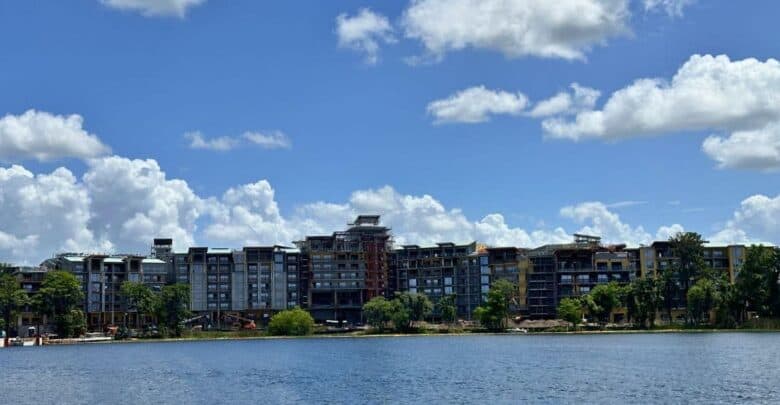 Lakeside apartments with Disney Orlando Resort vibes, under sunny skies—ideal for fans seeking a lively, immersive escape.