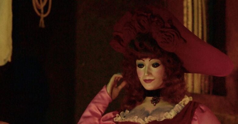 Redhead in Pirates of the Caribbean at Disneyland Park