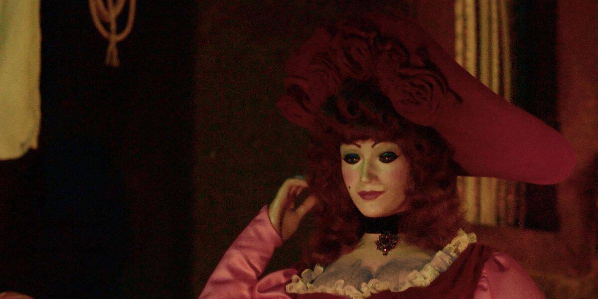 Redhead in Pirates of the Caribbean at Disneyland Park