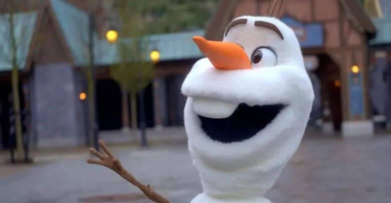 Olaf at a Disney theme park.